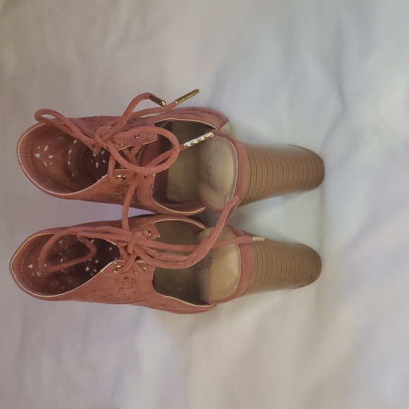 Shoe Dazzle high heel shoes - Picture 5 of 10